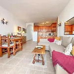 A2406 Capistrano Village, Appartamento *